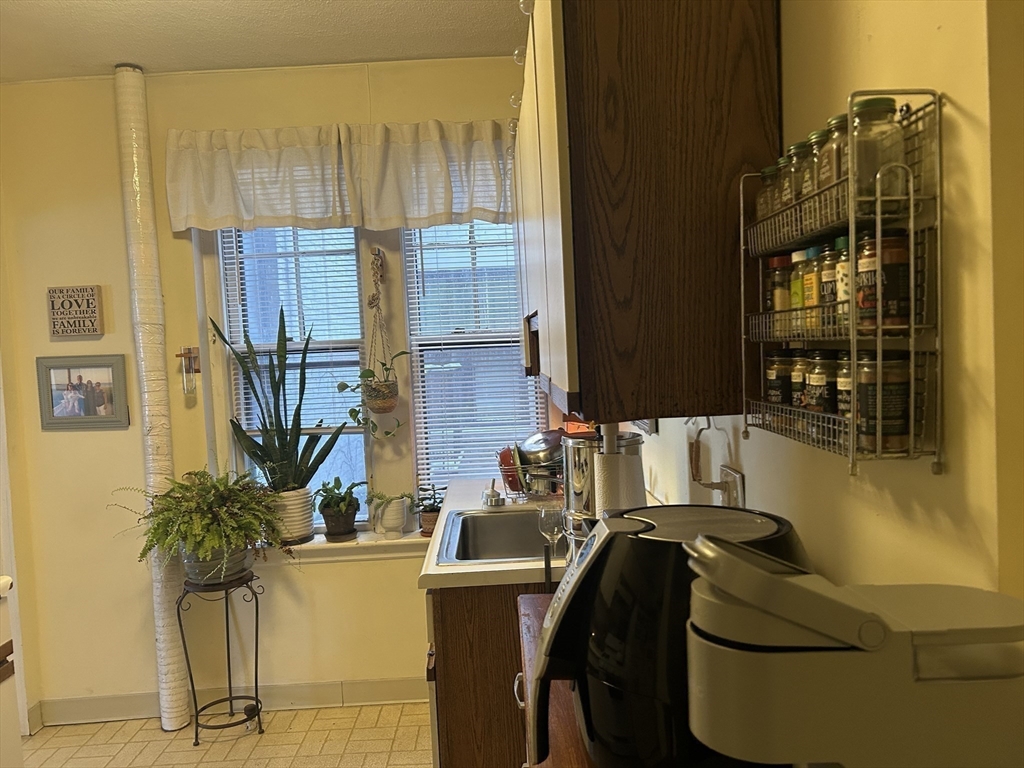 2039 Commonwealth Avenue, Unit 8 Boston, MA 02135 - Photo 19 of 37