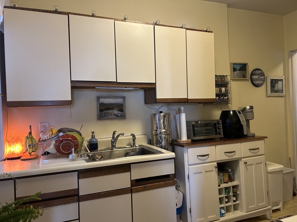 2039 Commonwealth Avenue, Unit 8 Boston, MA 02135 - Photo 21 of 37