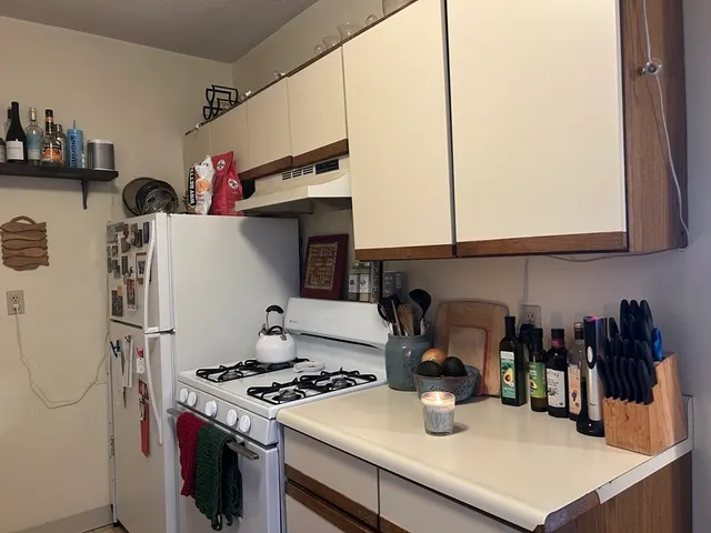 $2,050 | 2039 Commonwealth Avenue, Unit 8, Boston, MA 02135