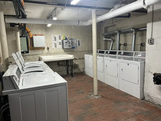 $2,050 | 2039 Commonwealth Avenue, Unit 8, Boston, MA 02135