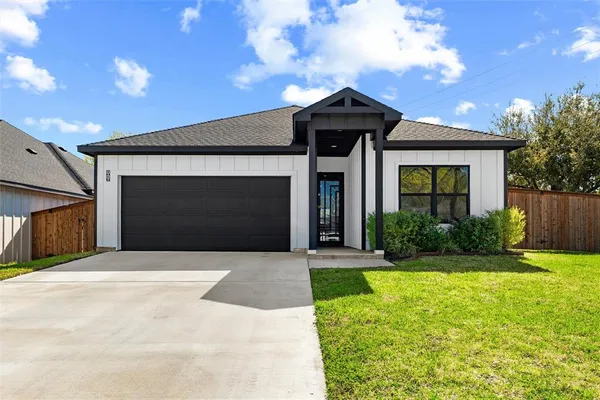 $395,000 | 1916 Kimberly Drive, Arlington, TX 76010