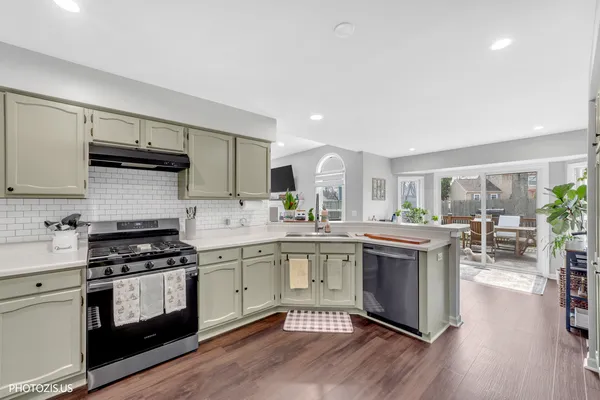 $547,000 | 5221 Conifer Lane, Gurnee, IL 60031