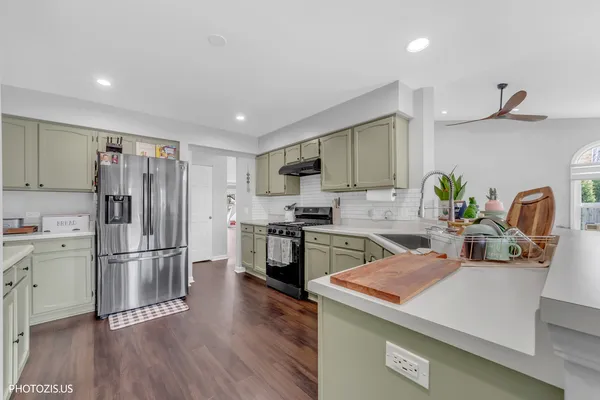 $547,000 | 5221 Conifer Lane, Gurnee, IL 60031