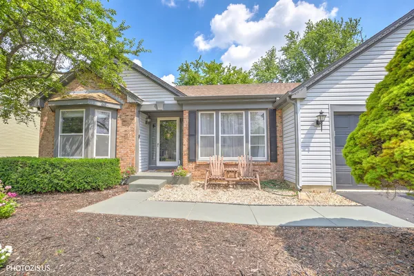 $547,000 | 5221 Conifer Lane, Gurnee, IL 60031