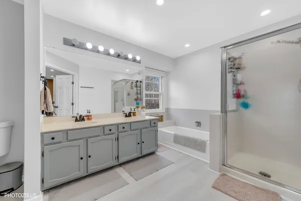 $547,000 | 5221 Conifer Lane, Gurnee, IL 60031