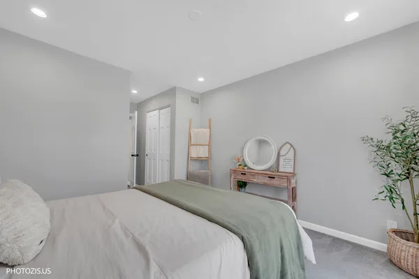 $547,000 | 5221 Conifer Lane, Gurnee, IL 60031