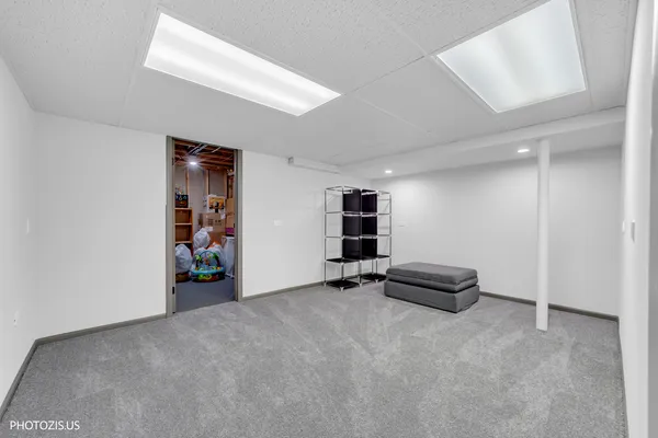 $547,000 | 5221 Conifer Lane, Gurnee, IL 60031