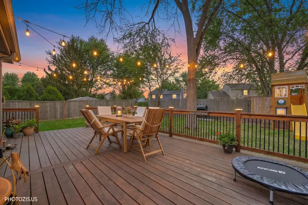 $547,000 | 5221 Conifer Lane, Gurnee, IL 60031