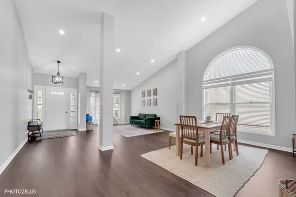 $547,000 | 5221 Conifer Lane, Gurnee, IL 60031