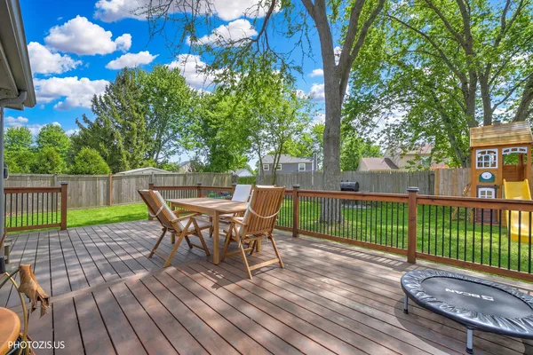 $547,000 | 5221 Conifer Lane, Gurnee, IL 60031