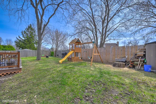 $547,000 | 5221 Conifer Lane, Gurnee, IL 60031