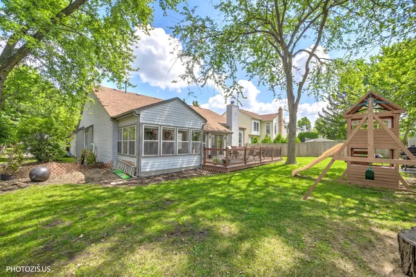$547,000 | 5221 Conifer Lane, Gurnee, IL 60031