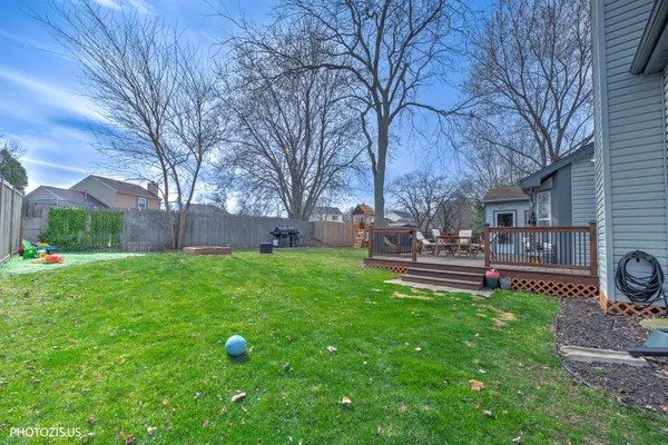 $547,000 | 5221 Conifer Lane, Gurnee, IL 60031