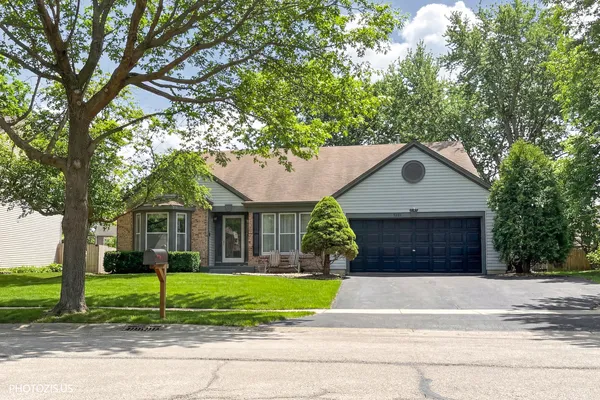$547,000 | 5221 Conifer Lane, Gurnee, IL 60031