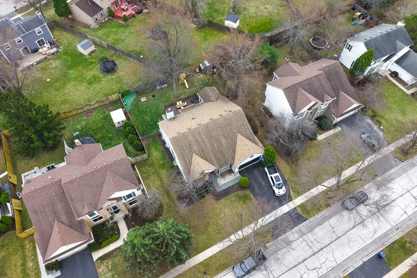 $547,000 | 5221 Conifer Lane, Gurnee, IL 60031
