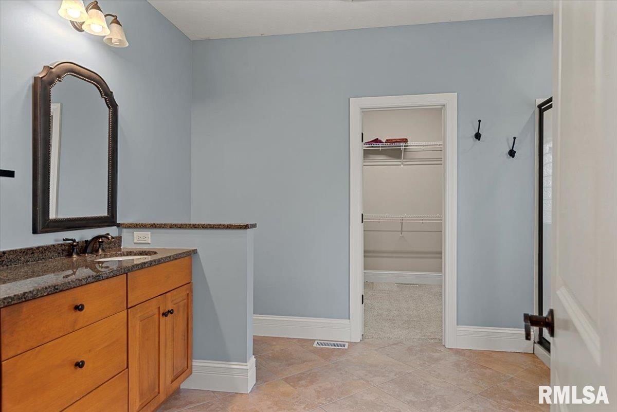 4404 Lynhurst Road Springfield, IL 62711 - Photo 15 of 35