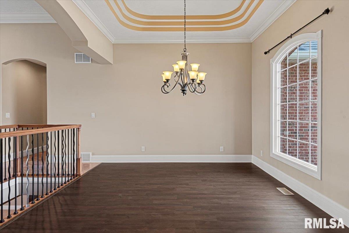4404 Lynhurst Road Springfield, IL 62711 - Photo 4 of 35
