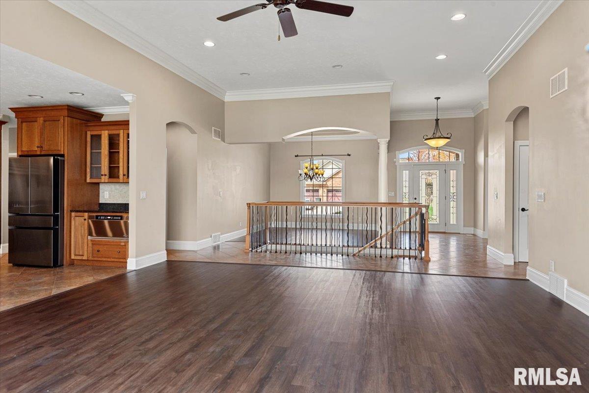 4404 Lynhurst Road Springfield, IL 62711 - Photo 8 of 35