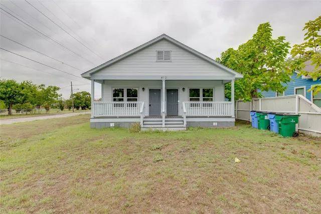 $1,395 | 412 Booth Street, Unit B, Taylor, TX 76574