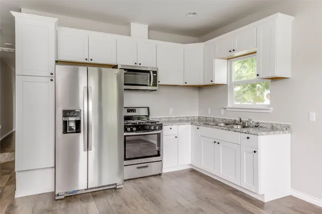 $1,395 | 412 Booth Street, Unit B, Taylor, TX 76574