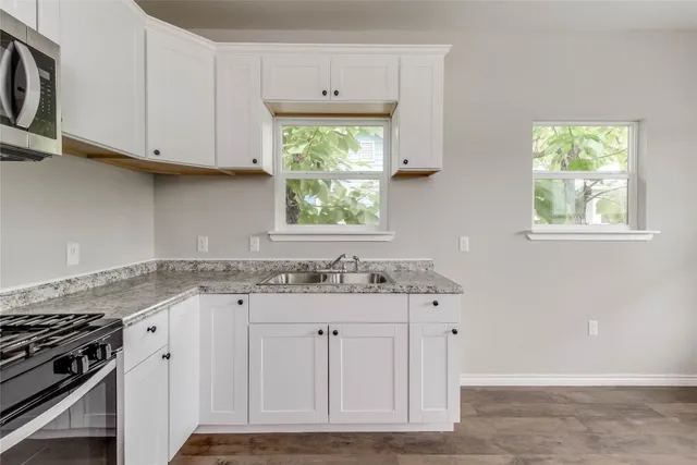 $1,395 | 412 Booth Street, Unit B, Taylor, TX 76574