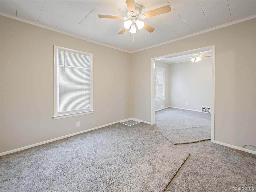 245 South Edith Street Pontiac, MI 48342 - Photo 3 of 30