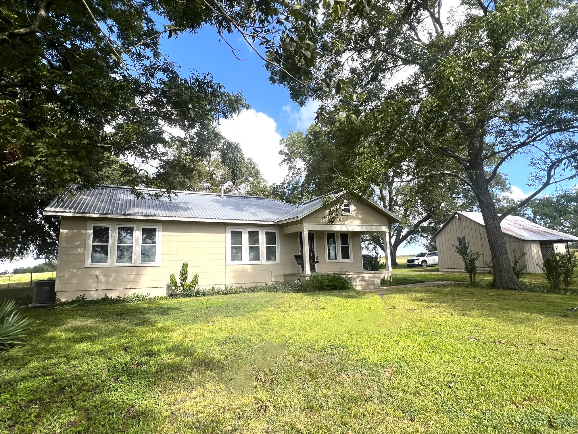 1137 Stokes Road Fayetteville, TX 78940 - Photo 5 of 24 Gallery Image 5