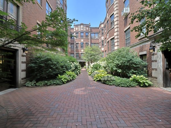 410 Ridge Avenue, Unit 232 Evanston, IL 60202 - Photo 3 of 16