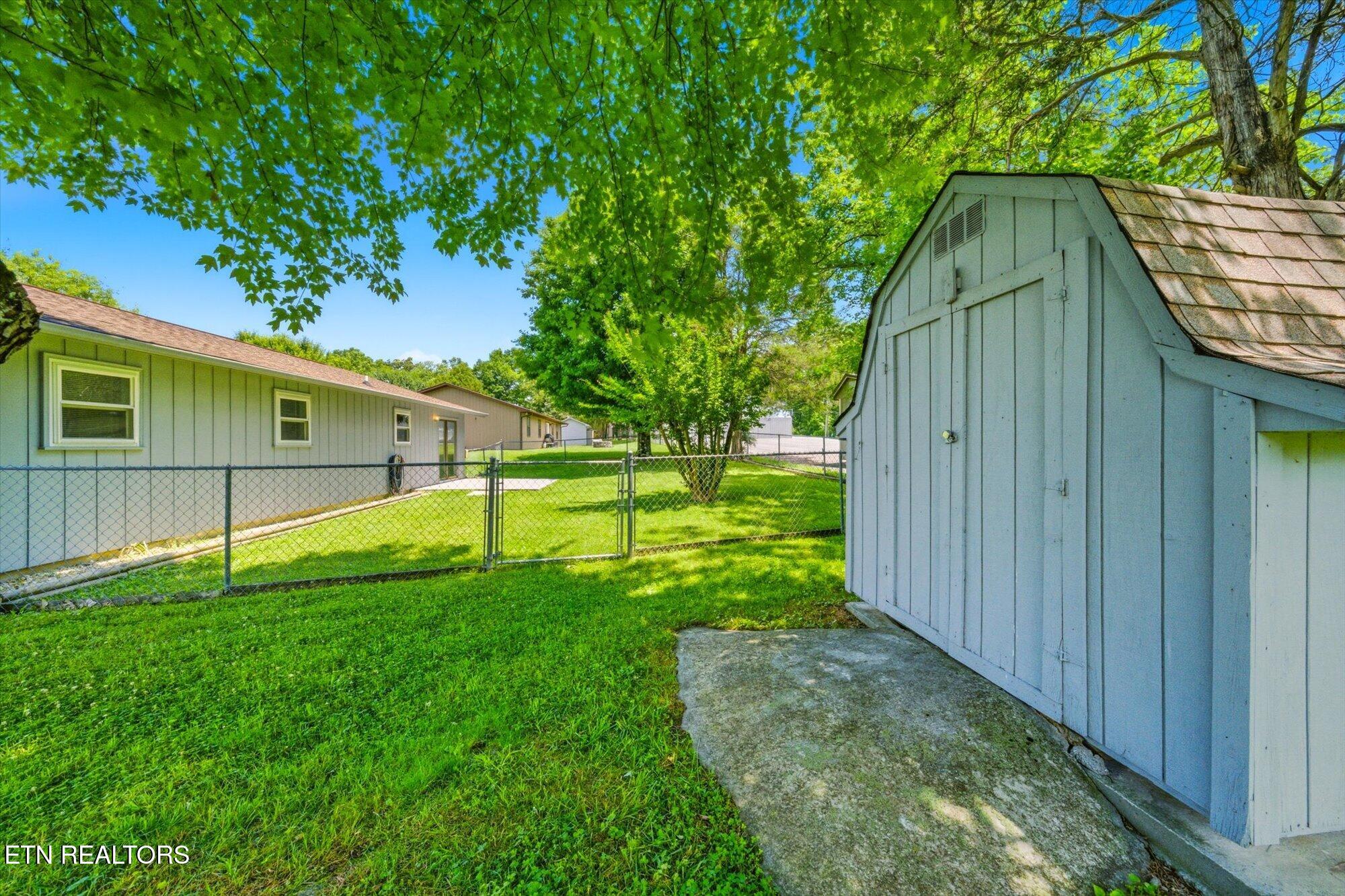 409 Windrush Circle Sevierville, TN 37862 - Photo 25 of 32 25-409-Windrush-Cir-Sevierville-TN-25