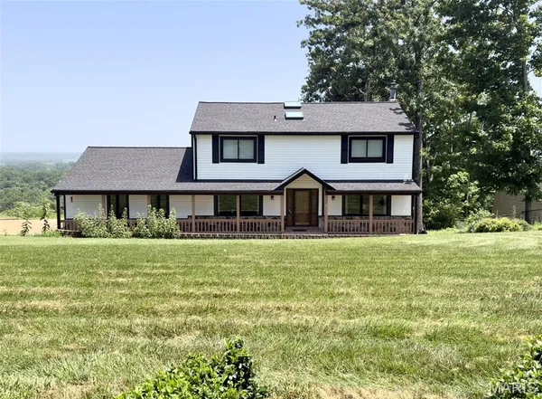 $699,000 | 7040 Christopher Drive, St. Louis, MO 63129