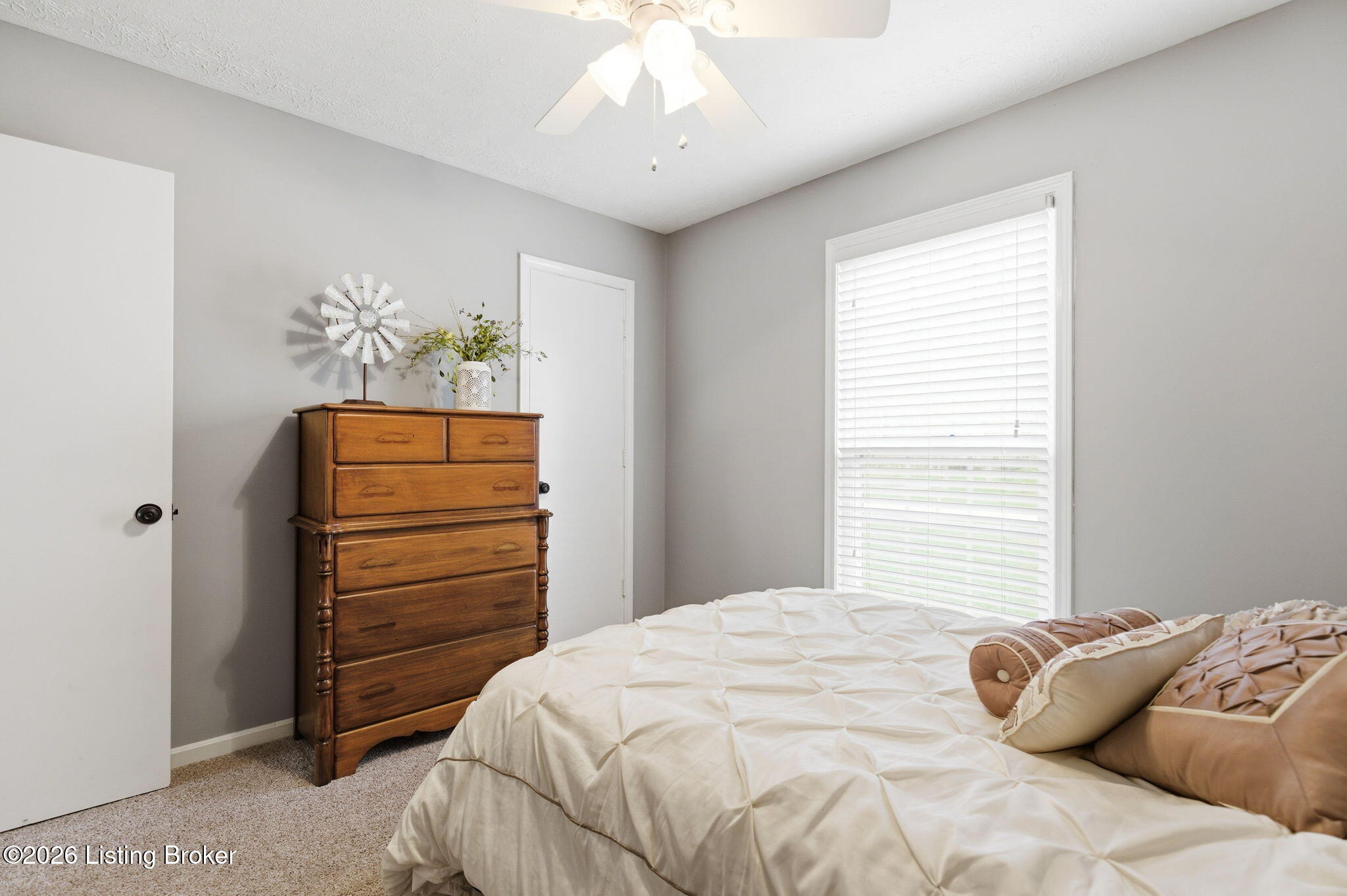 9710 Fairground Road Louisville, KY 40291 - Photo 16 of 37 9710 Fairground Rd-28