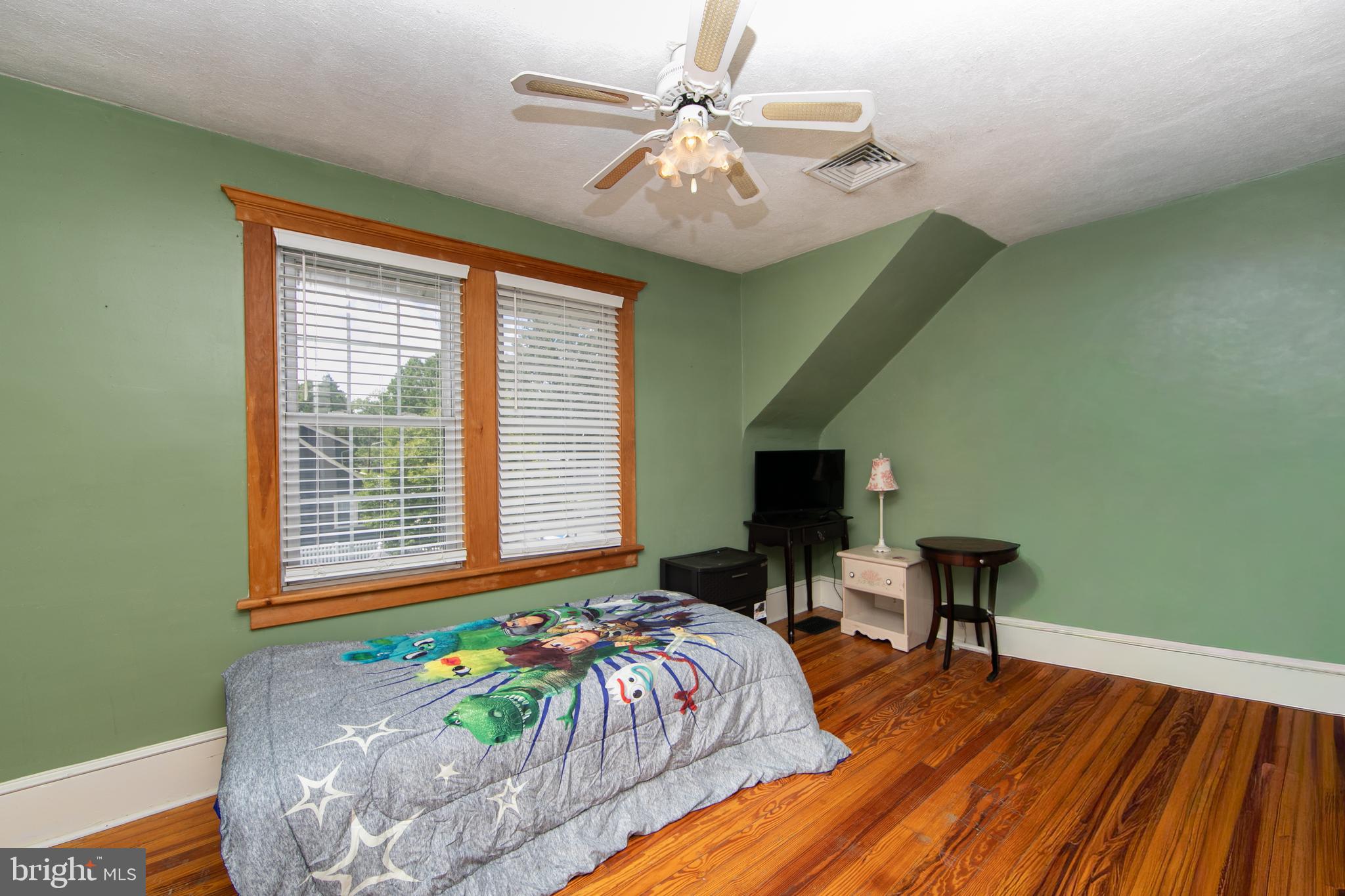 218 Warwick Road Magnolia, NJ 08049 - Photo 34 of 57 3rd Bedroom