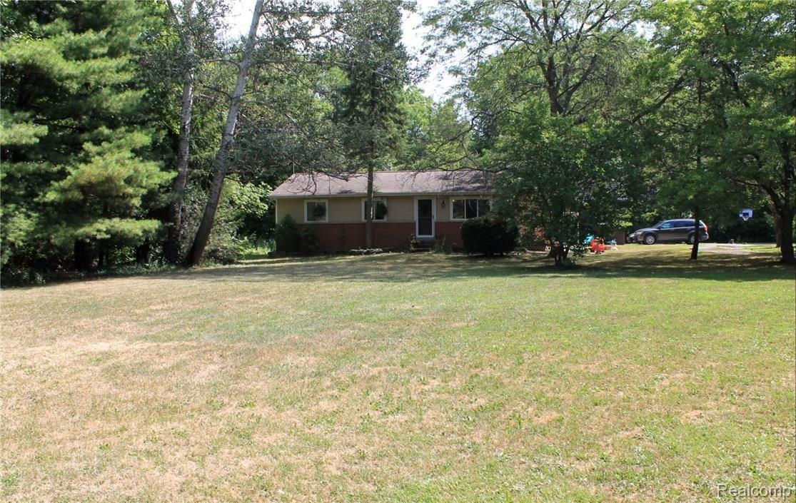 12502 Creek Road Carleton, MI 48117 - Photo 1 of 52 IMG_6559.JPG