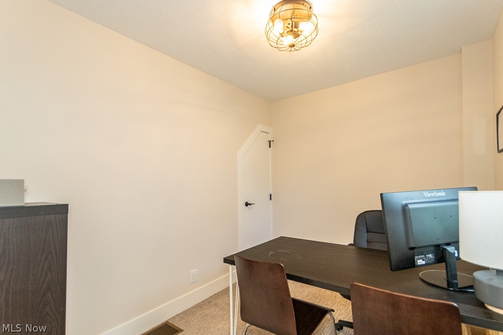 8051 Charlesderry Road Kirtland, OH 44094 - Photo 25 of 39