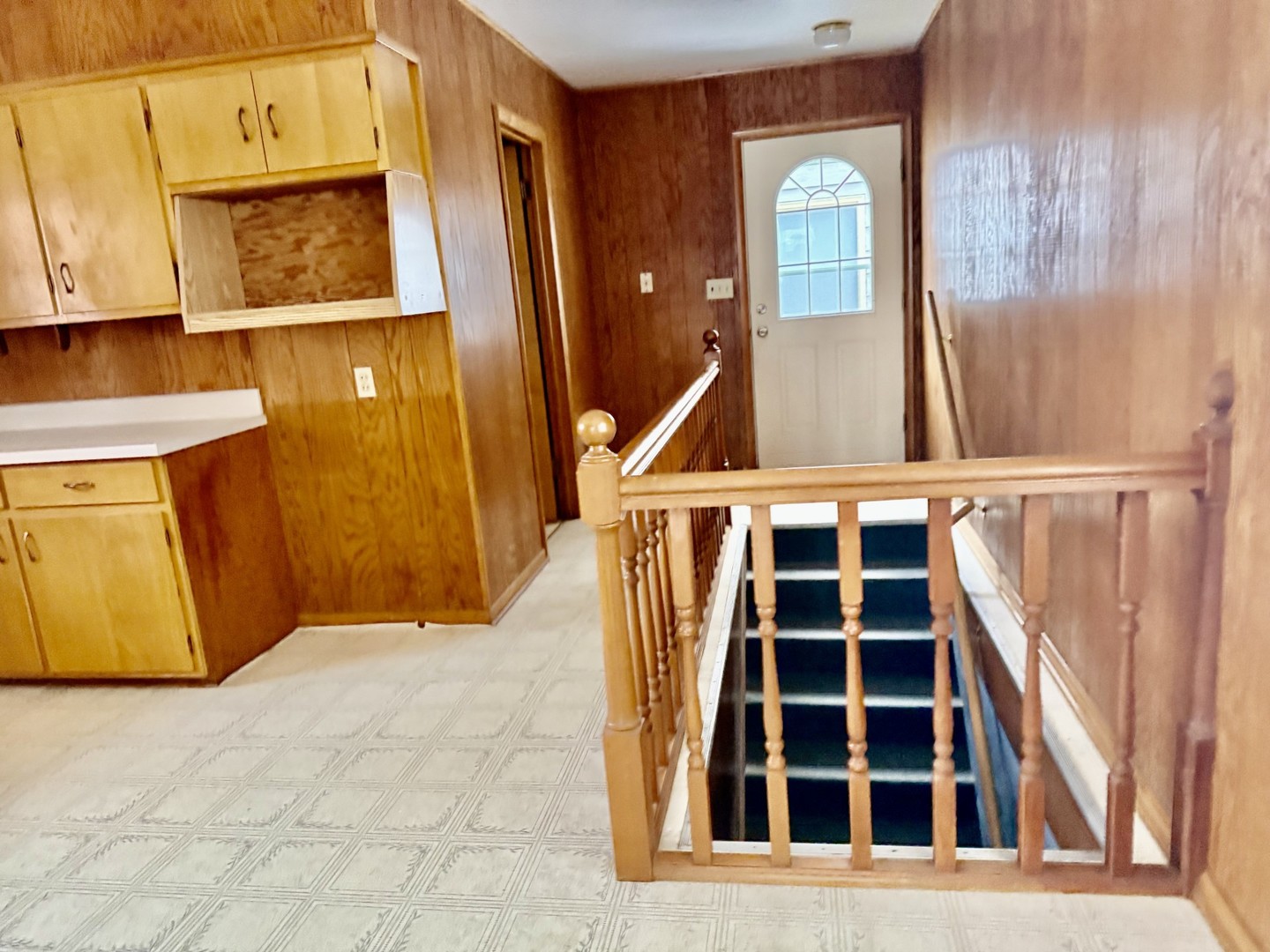 205 6th Avenue Mendota, IL 61342 - Photo 14 of 32 a view of entry way with wooden door