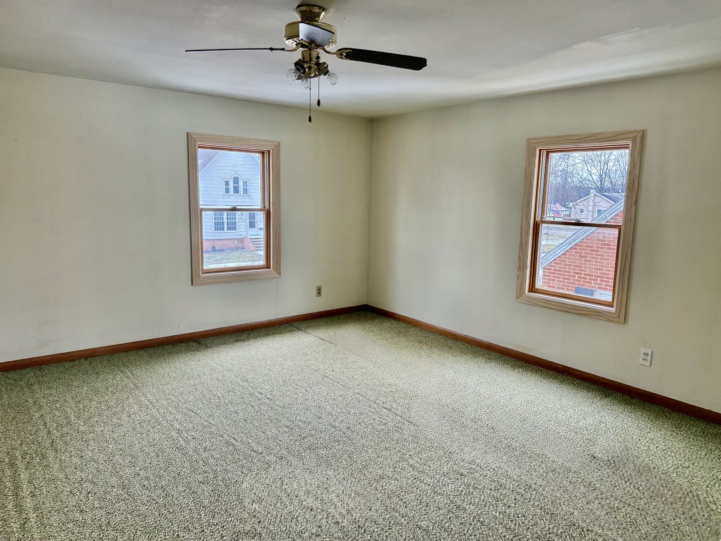 205 6th Avenue Mendota, IL 61342 - Photo 18 of 32 a view of an empty room with a window