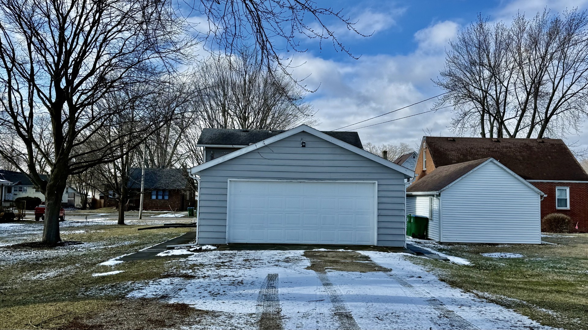 205 6th Avenue Mendota, IL 61342 - Photo 32 of 32 a front view of house with yard