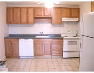 5 Walker Road, Unit 2 North Andover, MA 01845 - Photo 8 of 13 Gallery Image 8