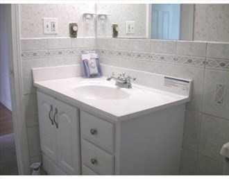 5 Walker Road, Unit 2 North Andover, MA 01845 - Photo 9 of 13 Gallery Image 9