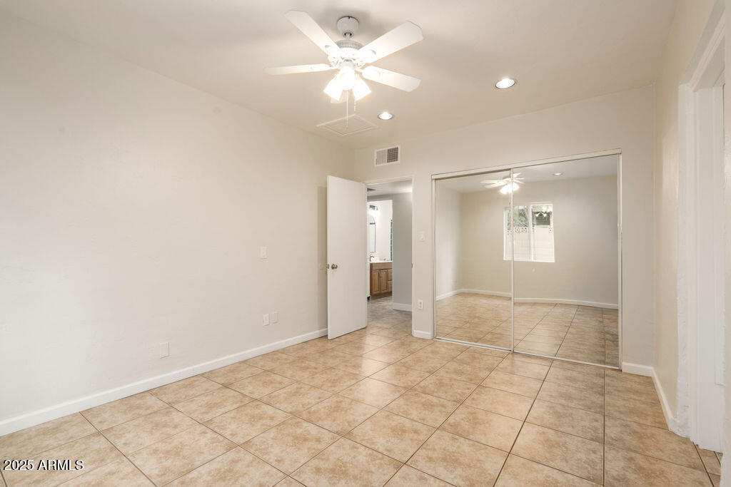 4620 North 10th Place Phoenix, AZ 85014 - Photo 11 of 18 12