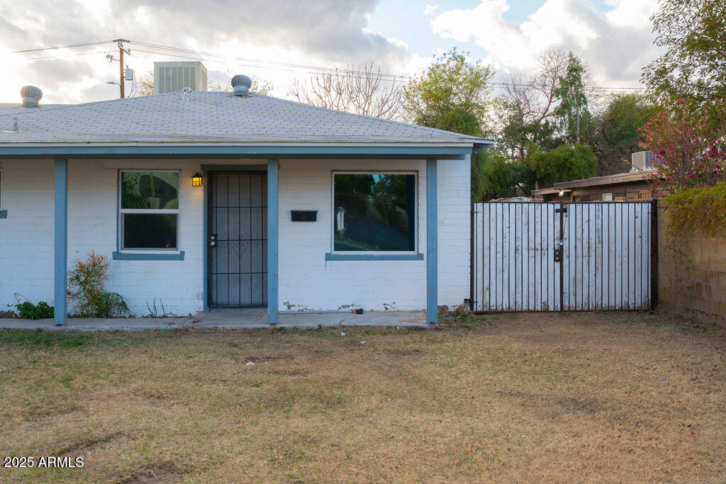 4620 North 10th Place Phoenix, AZ 85014 - Photo 3 of 18 04