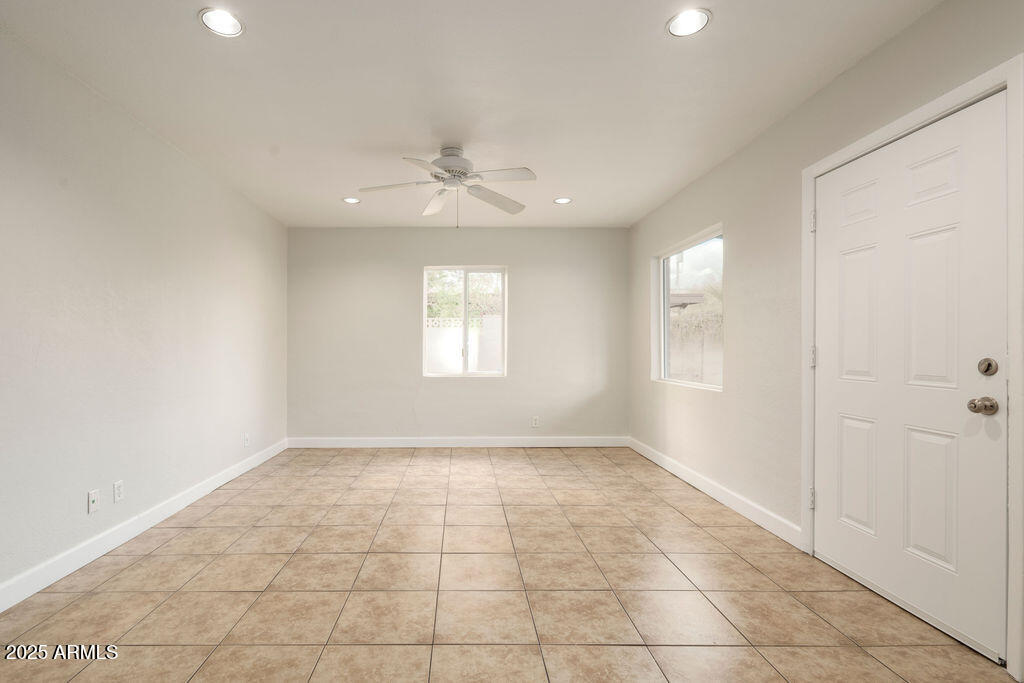 4620 North 10th Place Phoenix, AZ 85014 - Photo 4 of 18 18