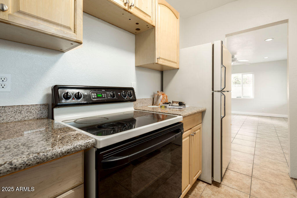 4620 North 10th Place Phoenix, AZ 85014 - Photo 6 of 18 14