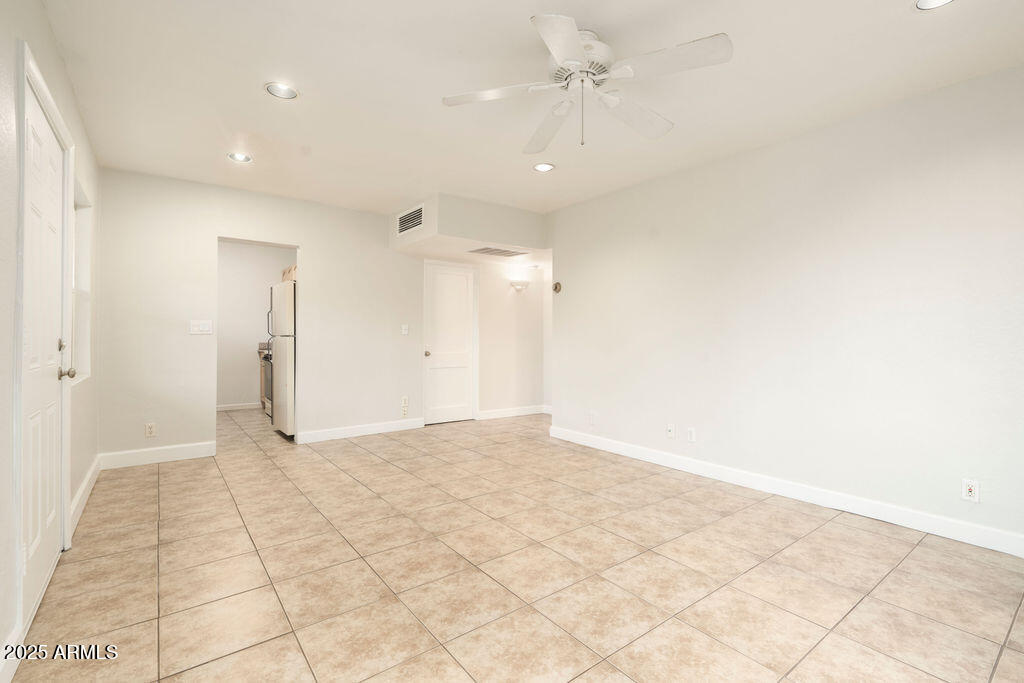 4620 North 10th Place Phoenix, AZ 85014 - Photo 9 of 18 17