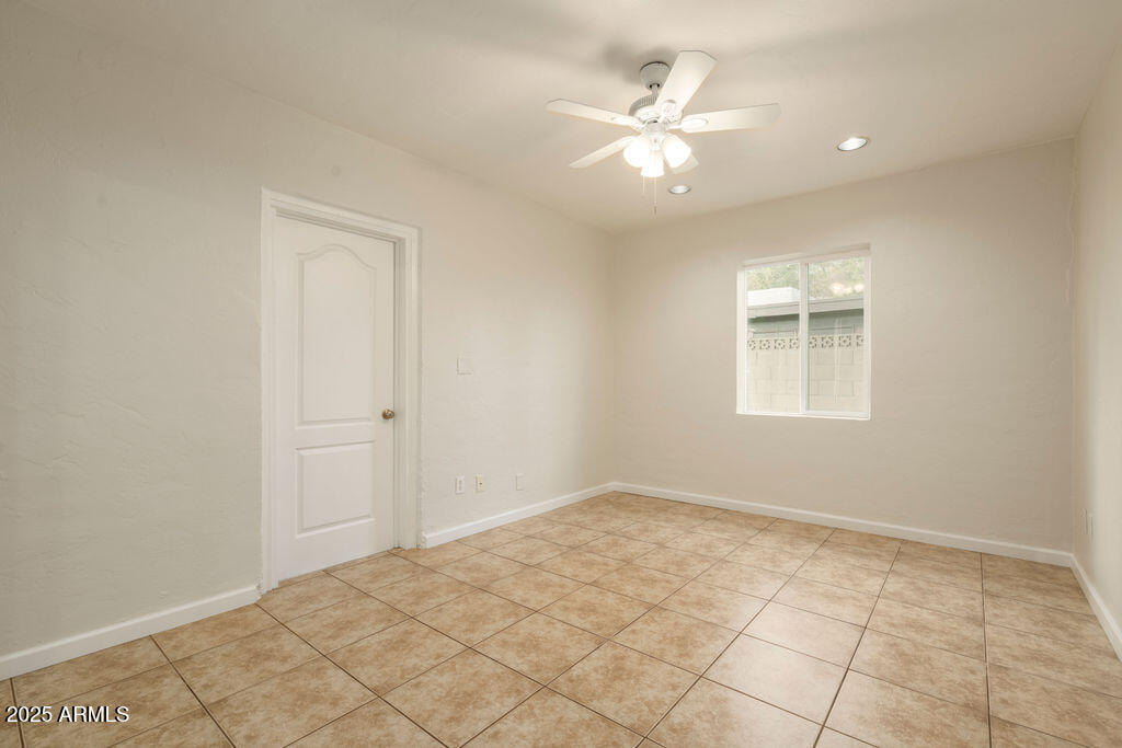 4620 North 10th Place Phoenix, AZ 85014 - Photo 10 of 18 11