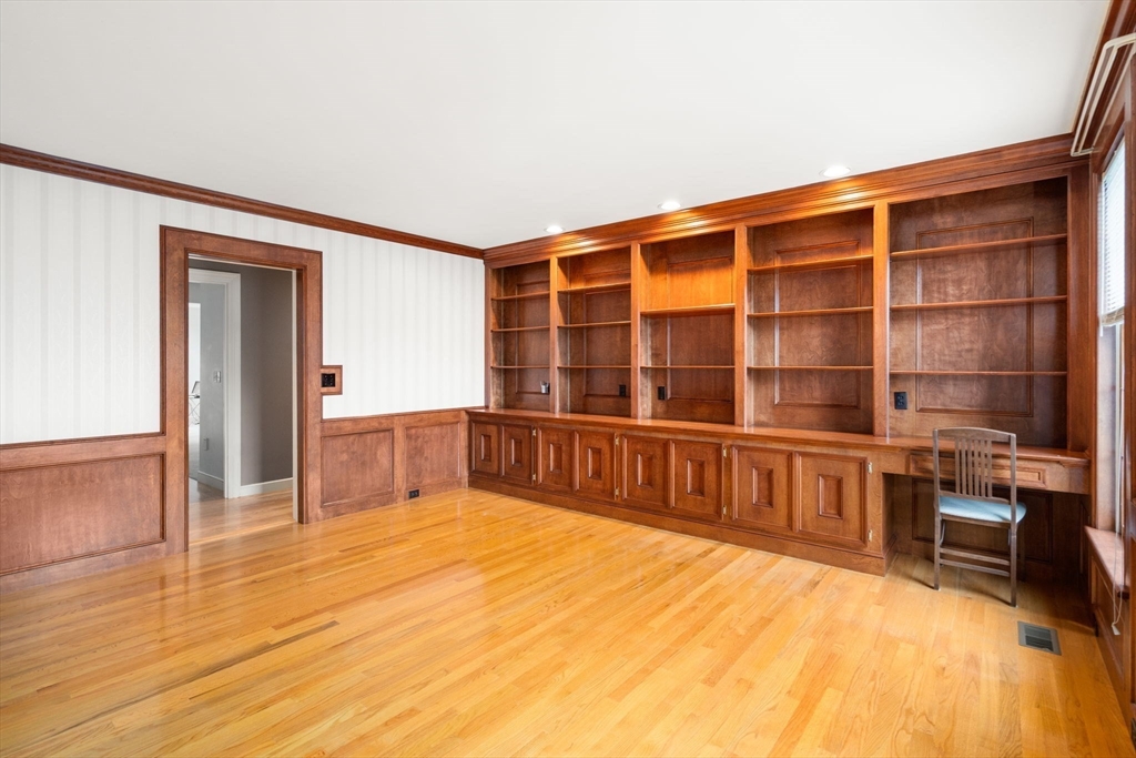 2 Northland Road Shrewsbury, MA 01545 - Photo 12 of 27