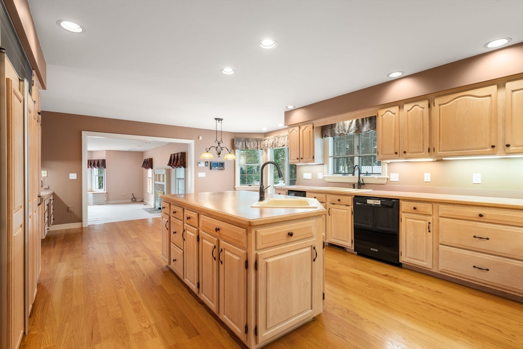 2 Northland Road Shrewsbury, MA 01545 - Photo 5 of 27