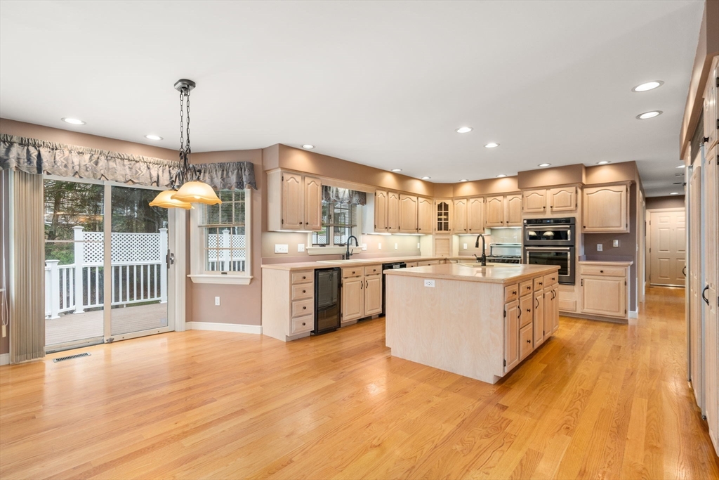 2 Northland Road Shrewsbury, MA 01545 - Photo 6 of 27