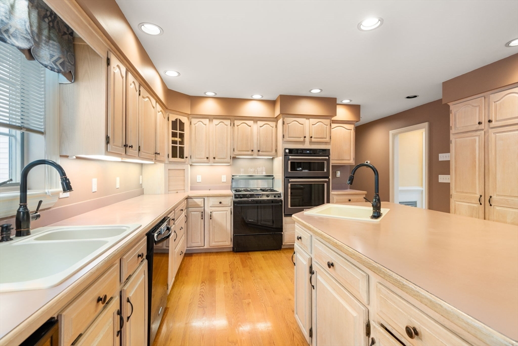 2 Northland Road Shrewsbury, MA 01545 - Photo 8 of 27