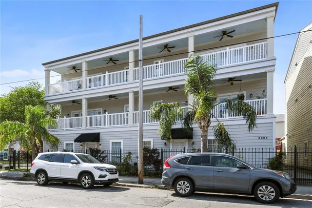 $275,000 | 3205 Carondelet Street, Unit 101, New Orleans, LA 70115